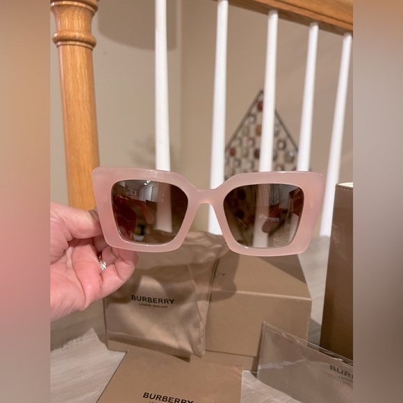 NIB Burberry Sunglasses for Women - Picture 3 of 10
